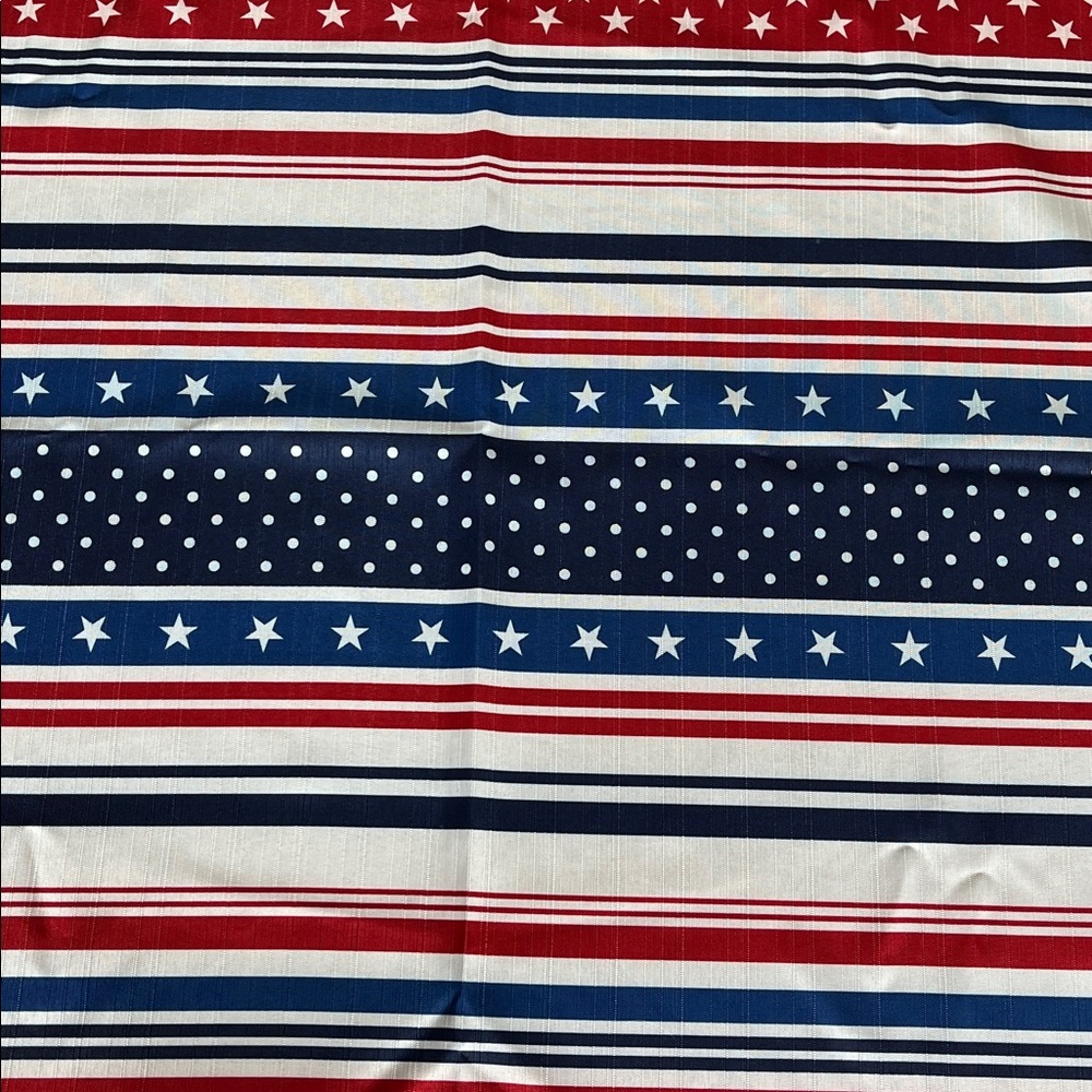 Kohl's Patriotic Fabric Tablecloth and Napkin set - Picture 3 of 9